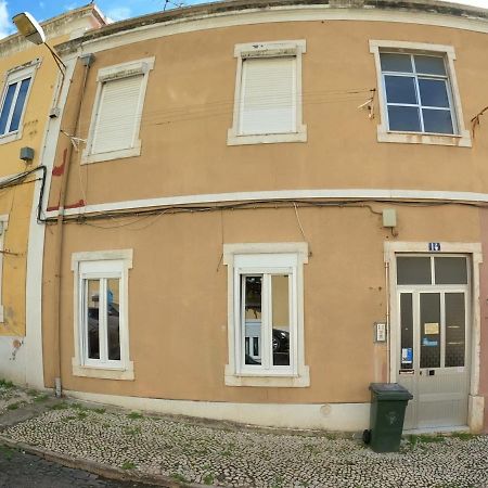 Lisbon T2 Apartment In Typical Villa In Sapadores Lisboa Exterior foto