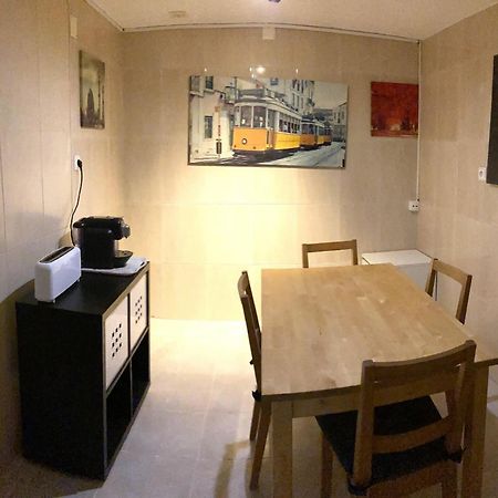 Lisbon T2 Apartment In Typical Villa In Sapadores Lisboa Exterior foto
