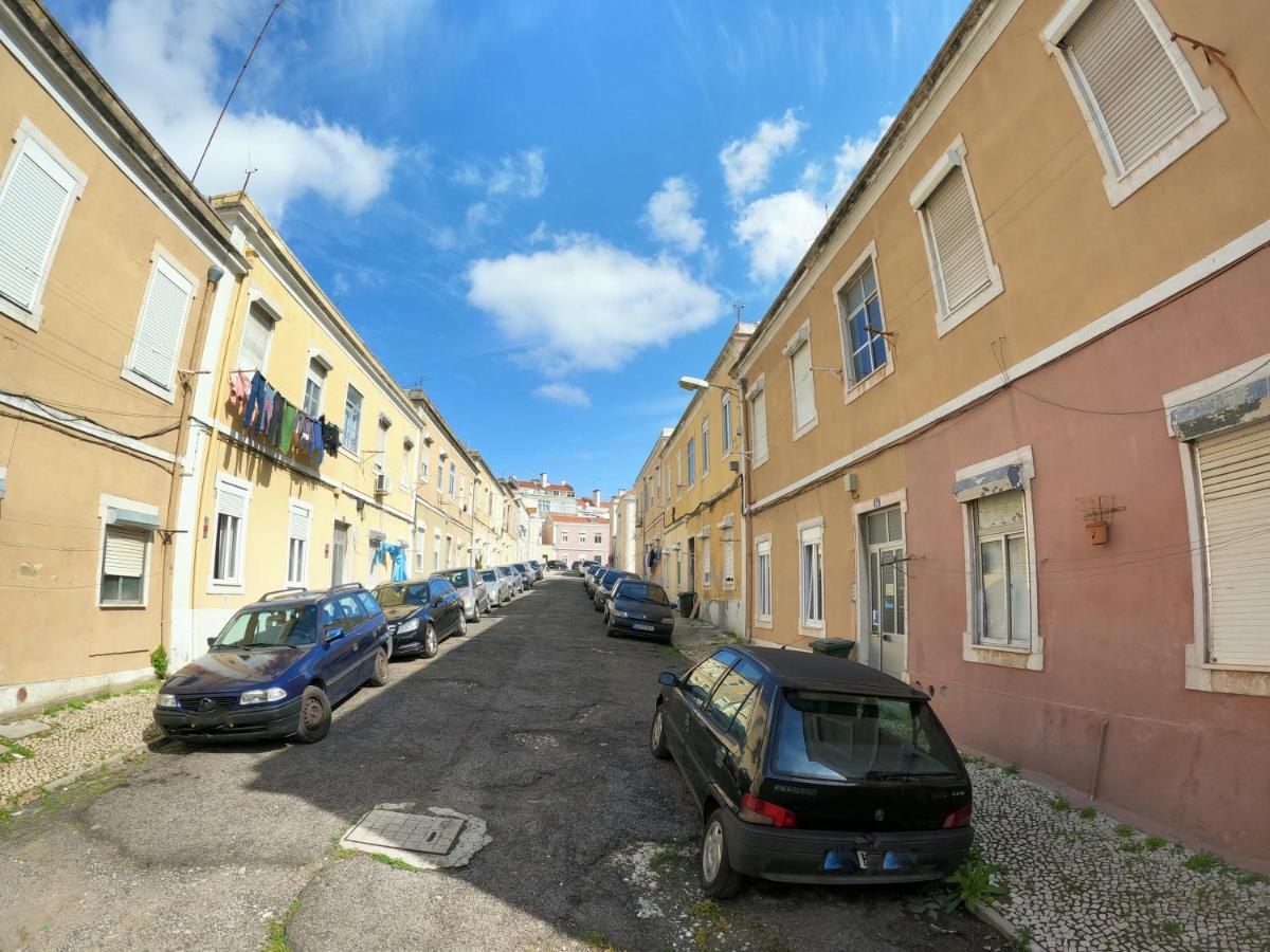 Lisbon T2 Apartment In Typical Villa In Sapadores Lisboa Exterior foto